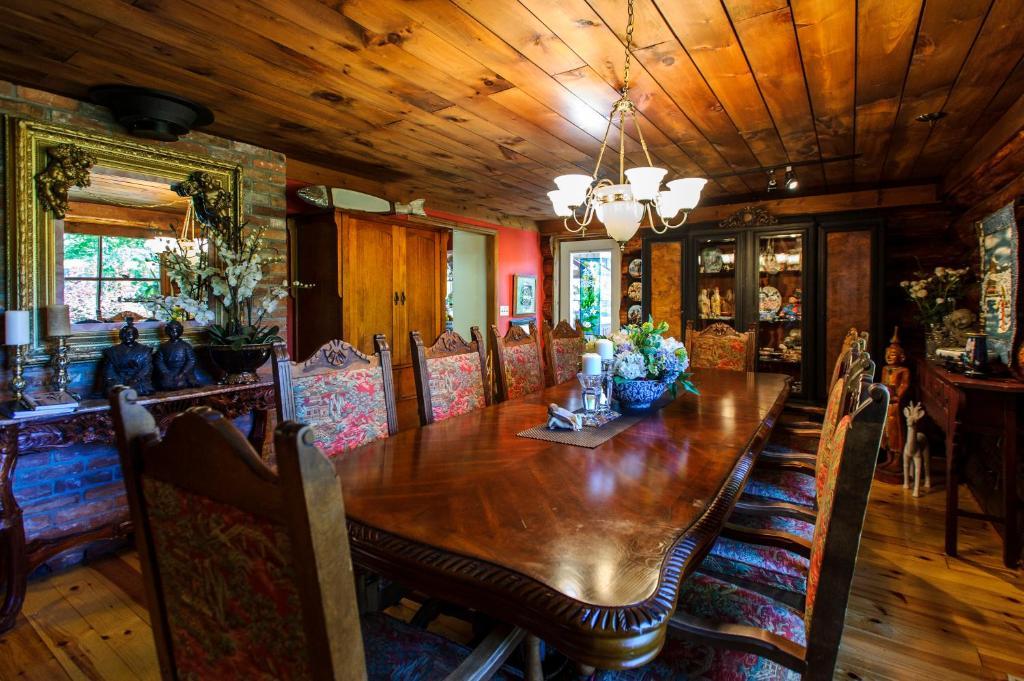 Shambhala Bed And Breakfast Buckhorn Экстерьер фото