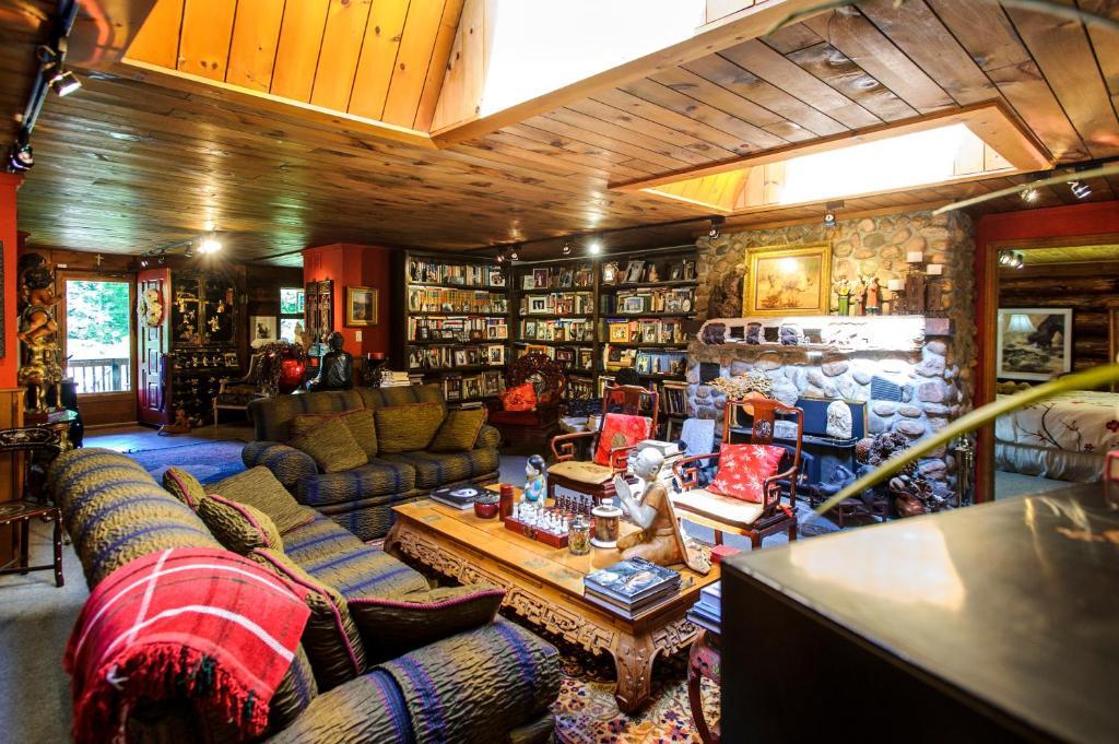 Shambhala Bed And Breakfast Buckhorn Экстерьер фото